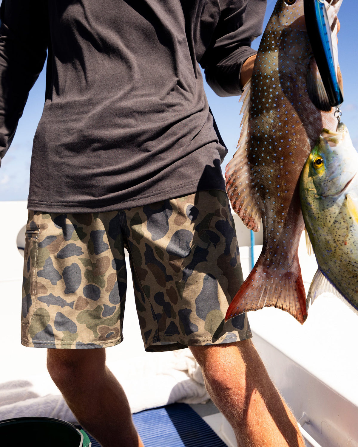 TRANSOM TECH SHORT - Sand Camo | Salty Crew