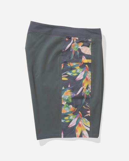 FLAGSHIP BOARDSHORT - WASHED GREEN | Salty Crew