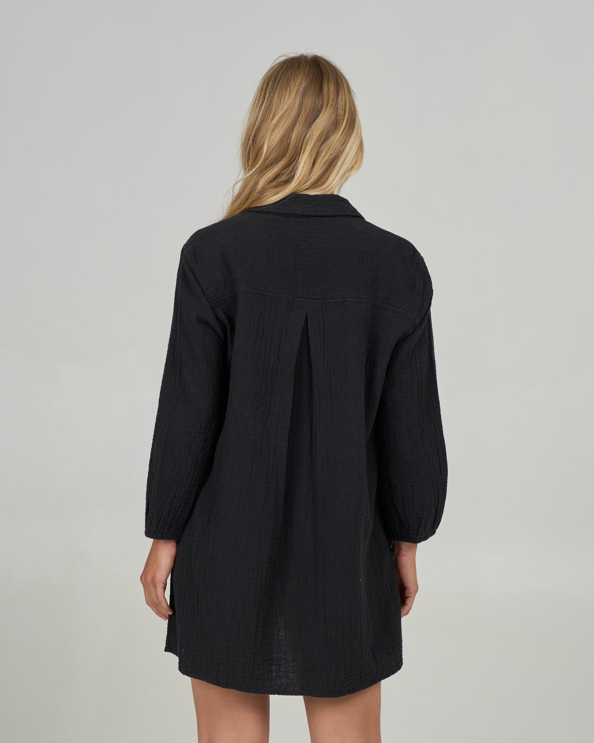 CLOUDBREAK TUNIC - BLACK | Salty Crew