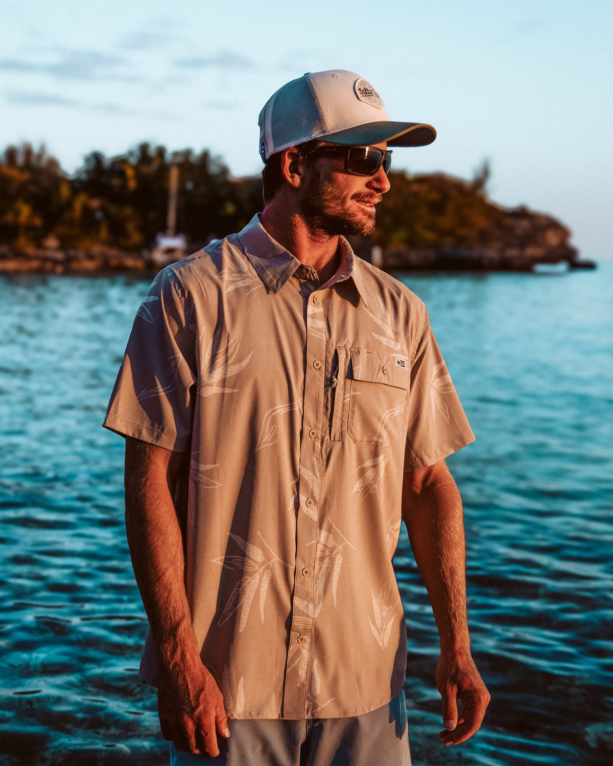 FLAGSHIP UV BUTTON UP - Dark Khaki | Salty Crew