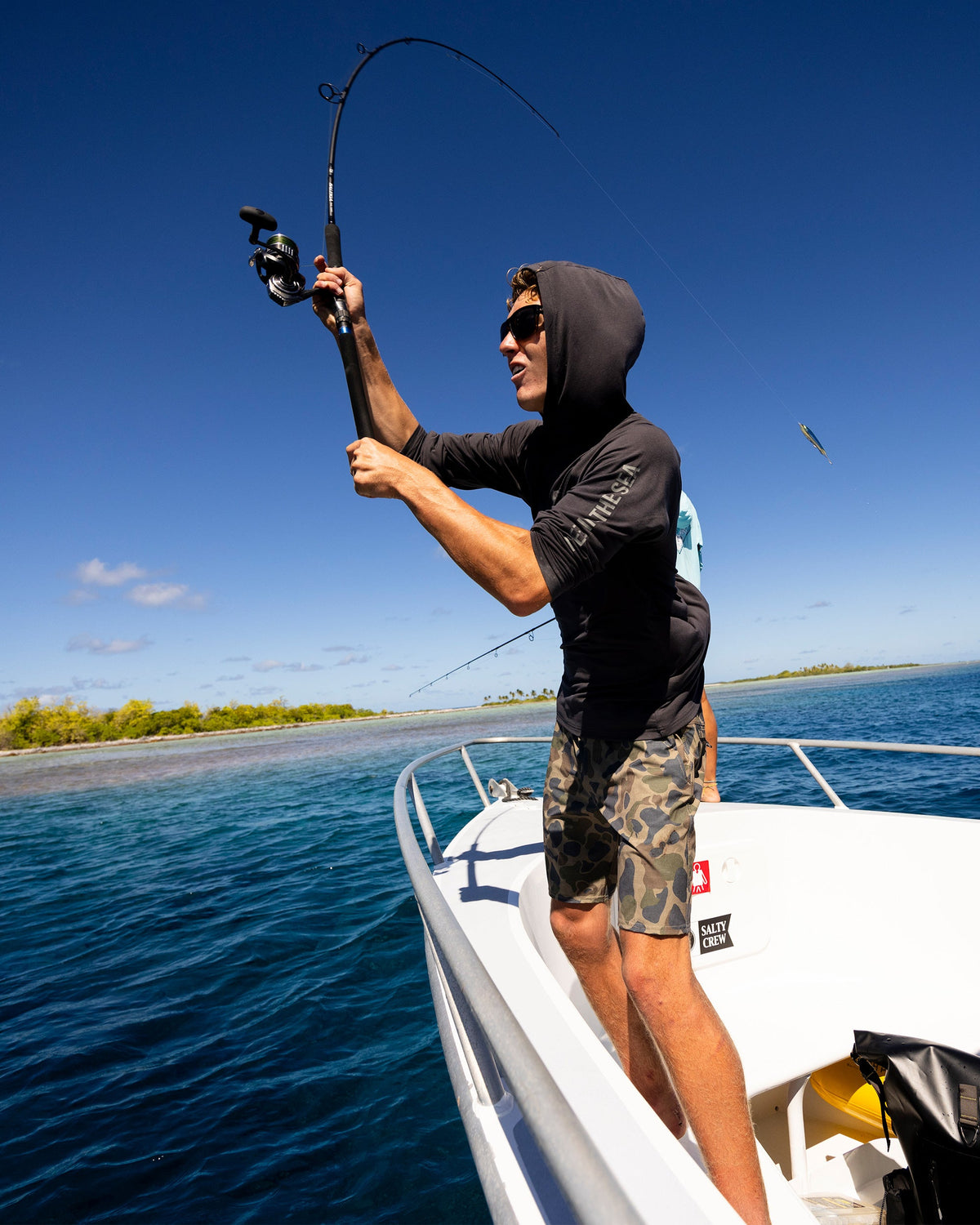 MARINER LITE UV HOOD - Charcoal | Salty Crew