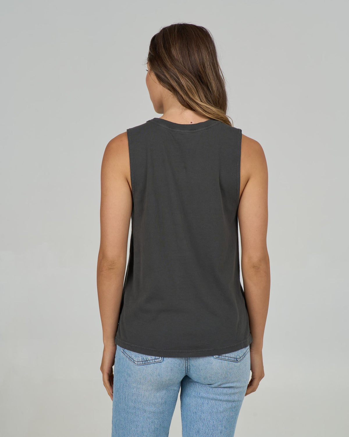 KEYHOLE MUSCLE TANK - Charcoal | Salty Crew